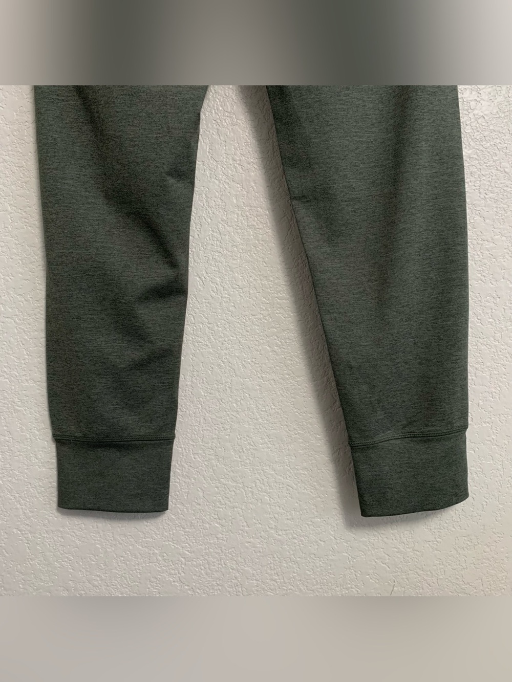 Vuori Sunday Performance Jogger Pants Mens M  28” Drawstring Active Gym V416 - Picture 6 of 9